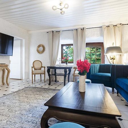 Chateau Du Chatelard | 2 Persons Apartment Montreux Luaran gambar